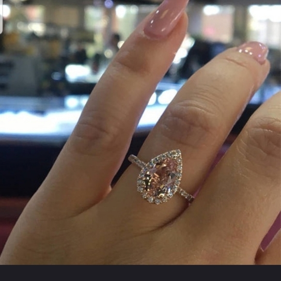 💍💍Breathtaking! Pear Shape Apricot/Clear CZ Ring in ROSE GOLD plating💍💍 - Picture 3 of 14